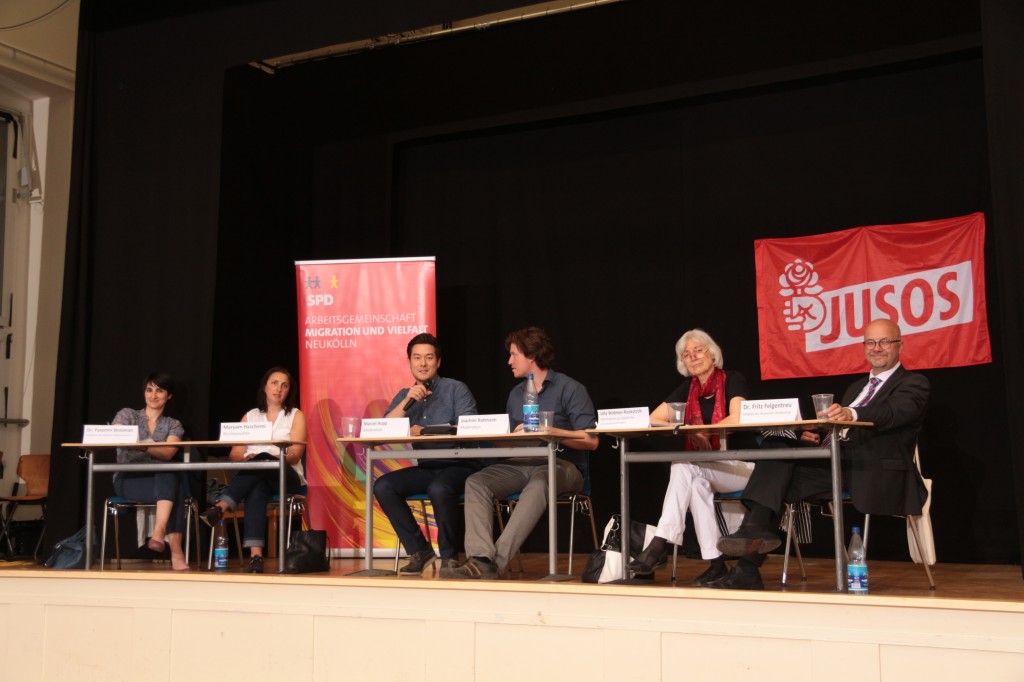 v.l.n.r.: Dr. Yasemin Shooman, Maryam Haschemi, Marcel Hopp. Joachim Rahmann, Ulla Widmer-Rockstroh, Dr. Fritz Felgentreu (MdB) Foto: Wilfried Winzer